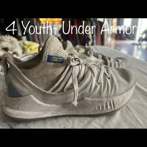 Size 4 youth under armor sneaker off white